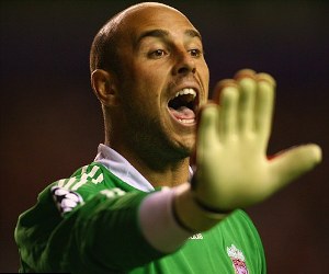 Я не ногой из клуба!